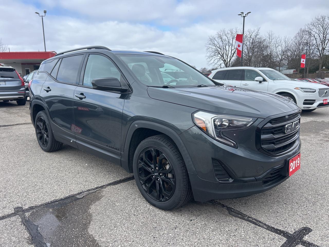 2019 GMC Terrain SLE, AWD, CLEAN CARFAX, HEATED CLOTH SEATS! Photo