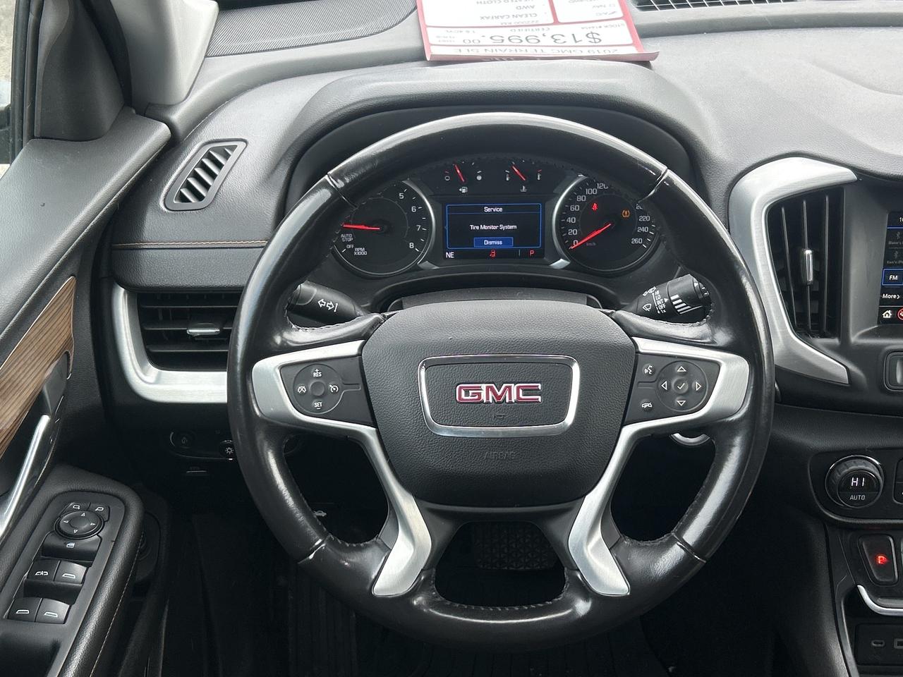 2019 GMC Terrain SLE, AWD, CLEAN CARFAX, HEATED CLOTH SEATS! Photo