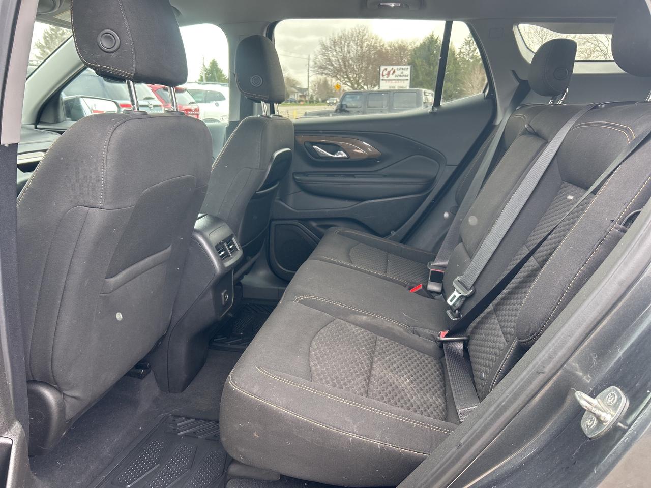 2019 GMC Terrain SLE, AWD, CLEAN CARFAX, HEATED CLOTH SEATS! Photo