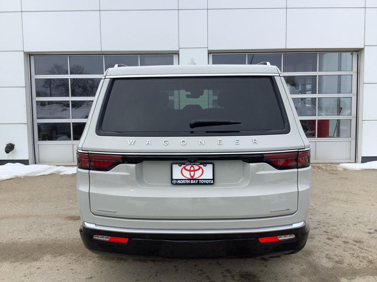 2022 Jeep Wagoneer PREMIUM Photo