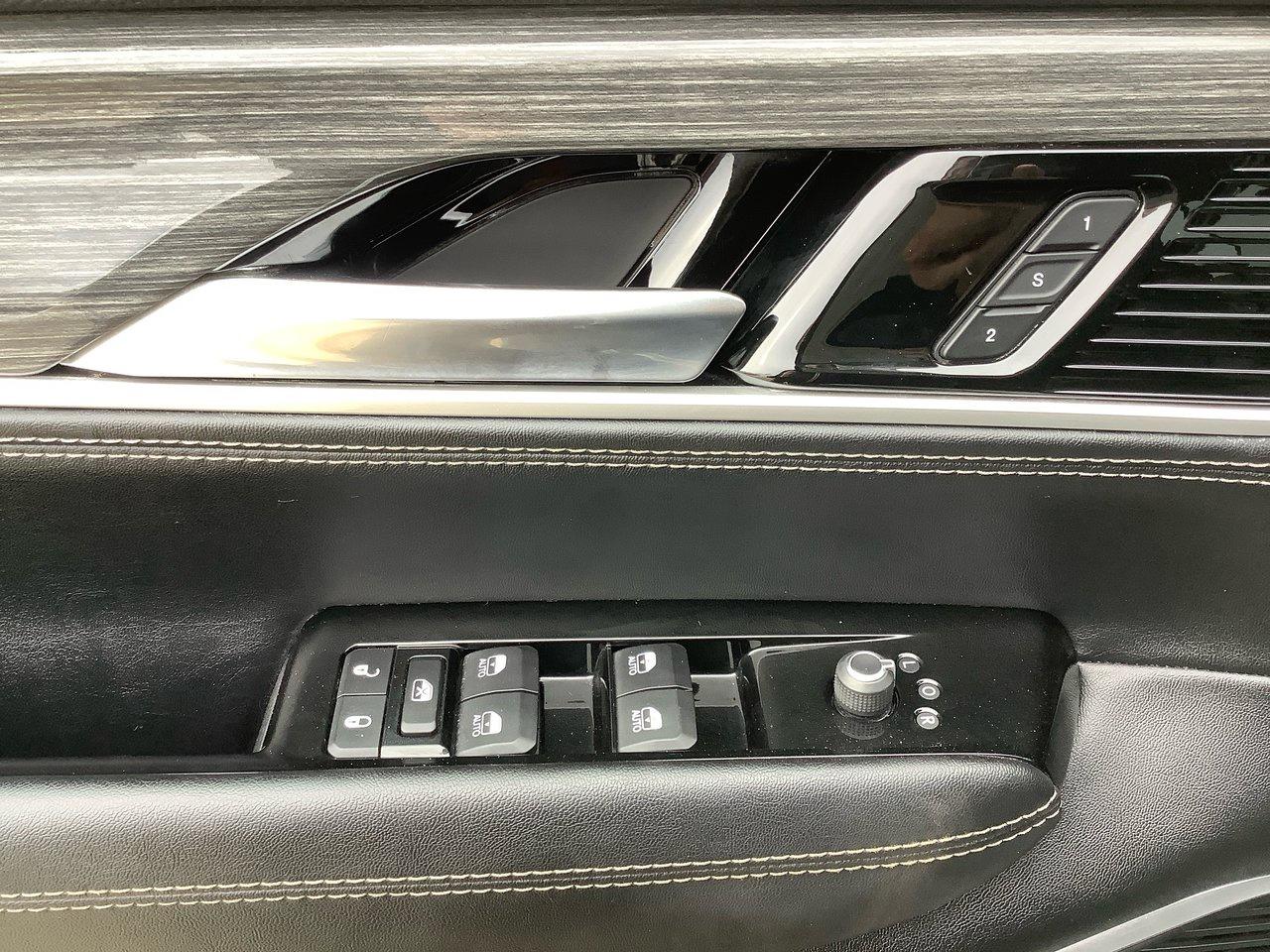 2022 Jeep Wagoneer PREMIUM Photo
