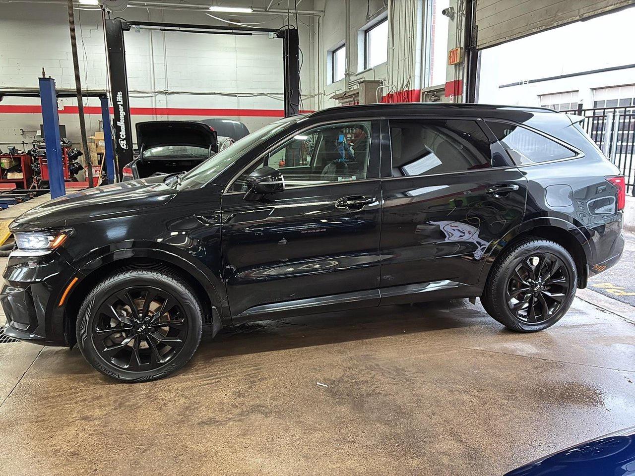 2021 Kia Sorento SX Pkg.   3,500lbs Towing Capacity Photo