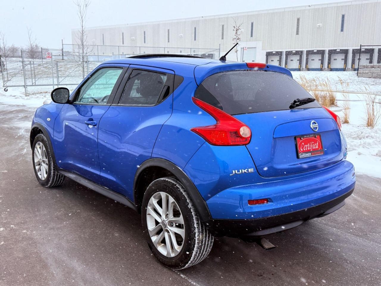 2011 Nissan Juke SL 4dr fwd CVT Photo
