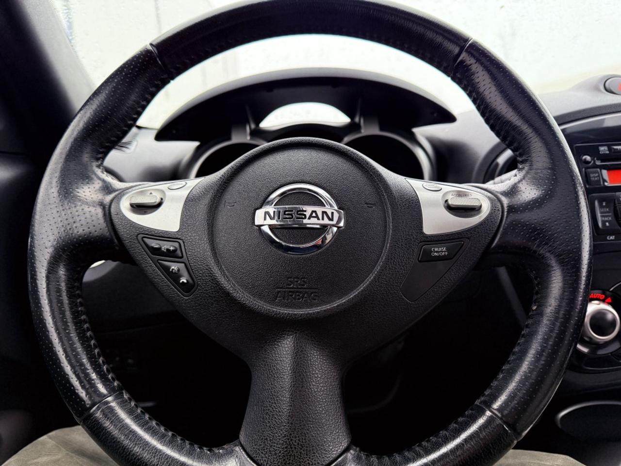 2011 Nissan Juke SL 4dr fwd CVT Photo