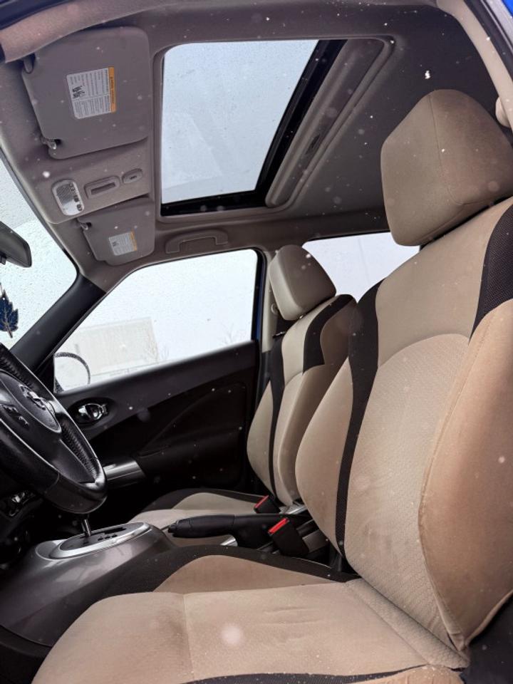 2011 Nissan Juke SL 4dr fwd CVT Photo