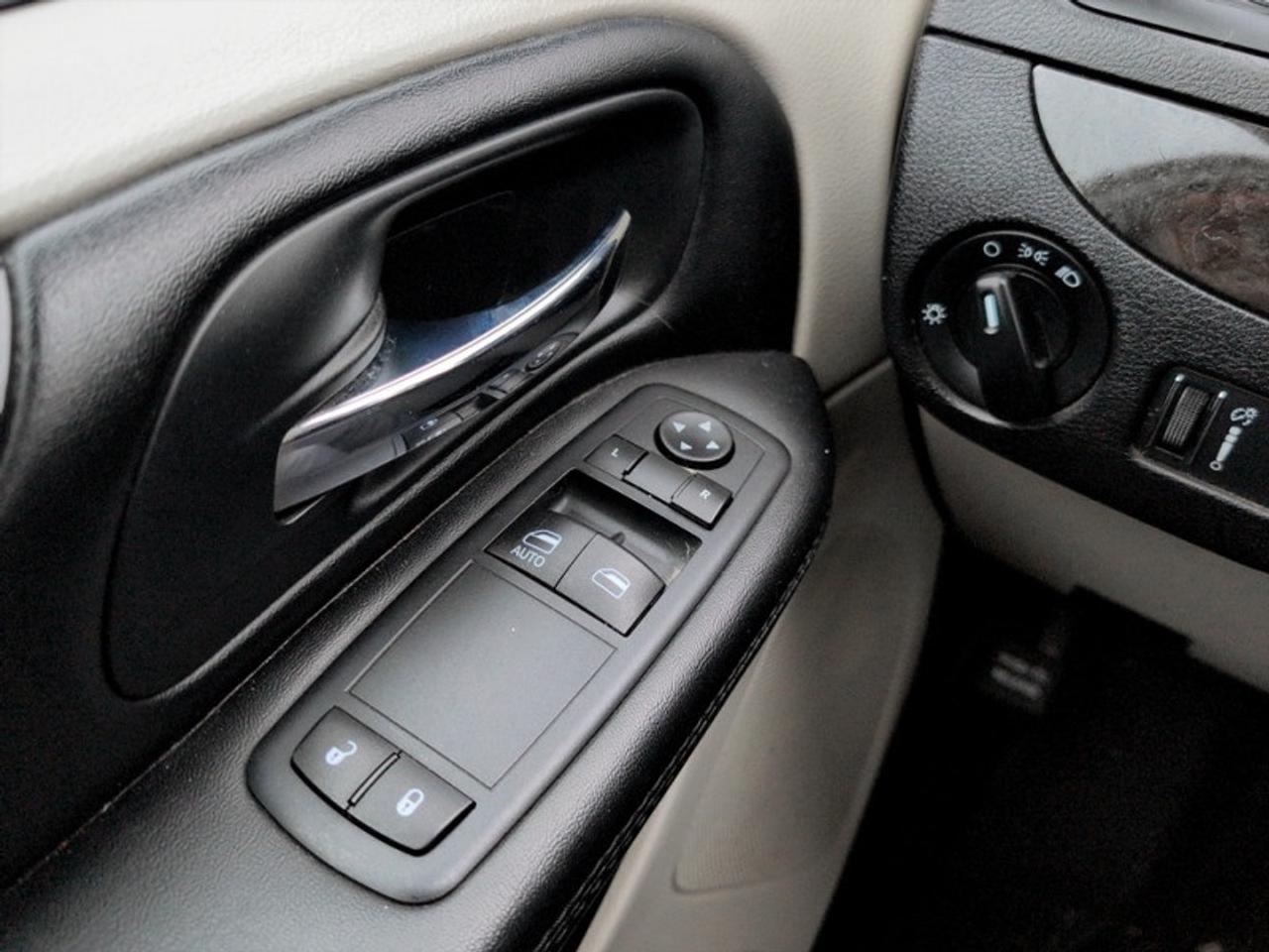 2020 Dodge Grand Caravan SE ``Canada Value Pkg``  *UCONNECT* Photo