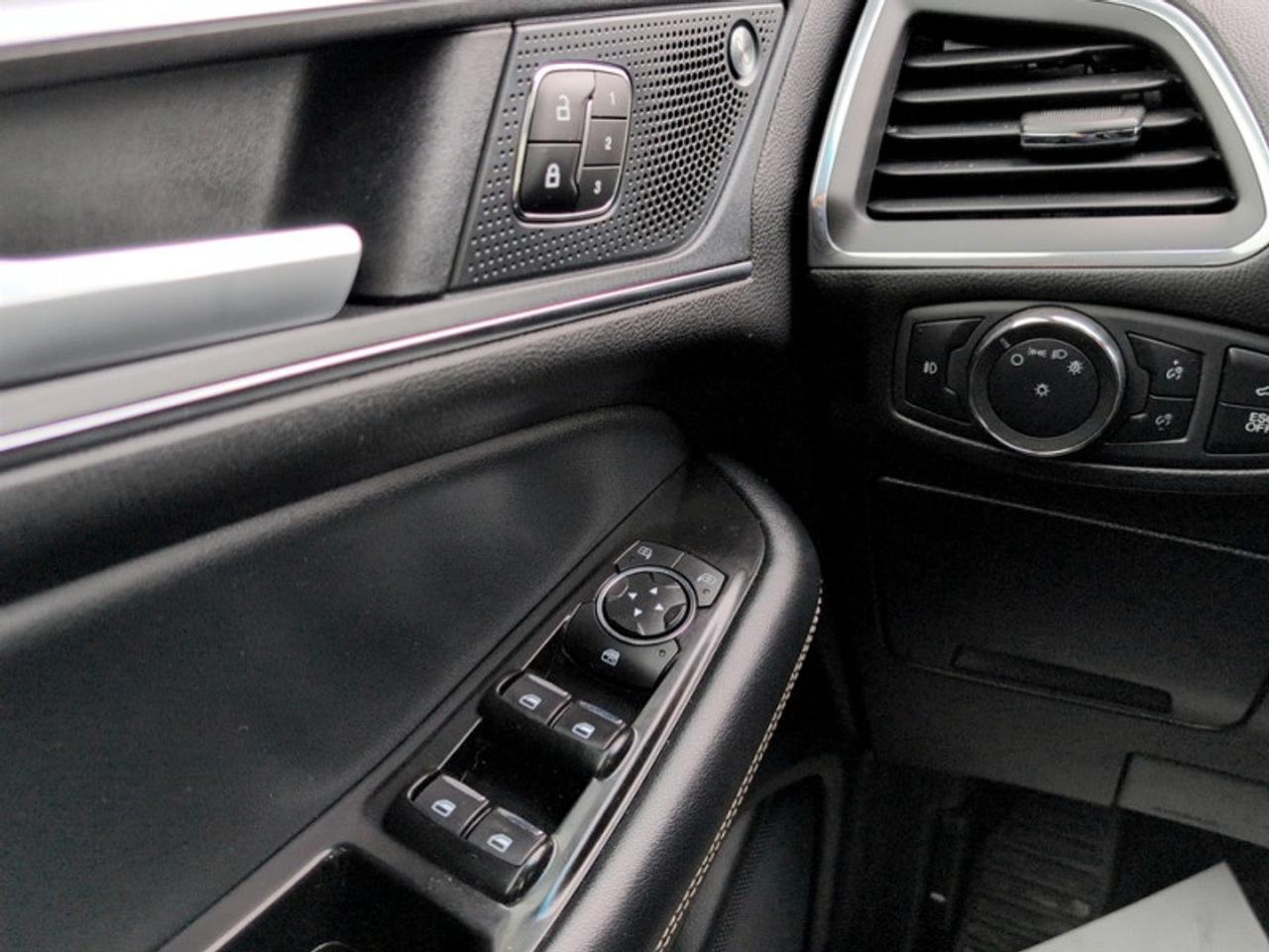 2020 Ford Edge ST  **ADAPT CRUISE - COOLED SEATS** Photo