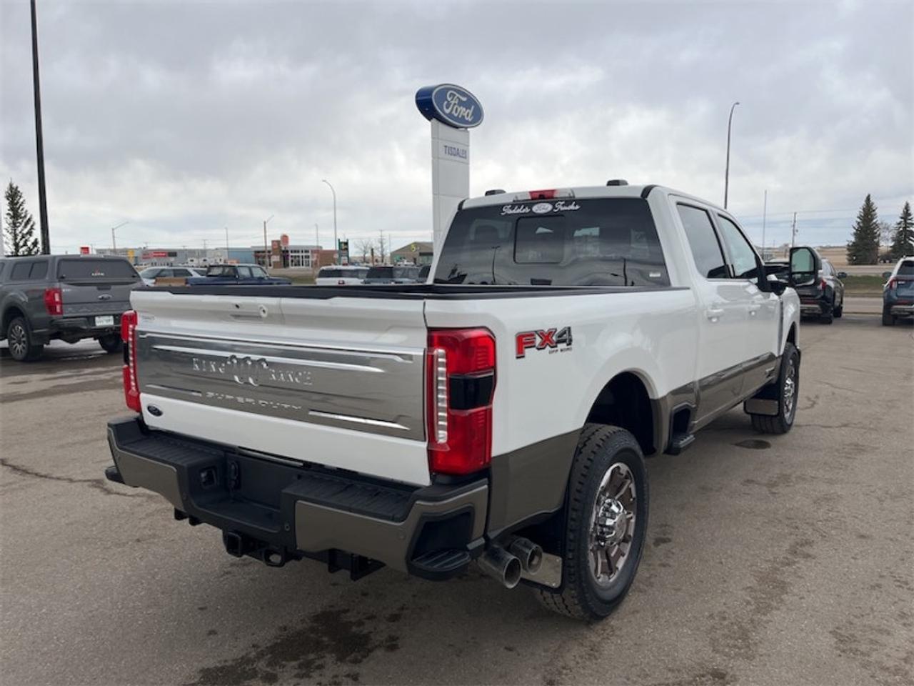 2026 Ford F-350 Super Duty King Ranch Photo5