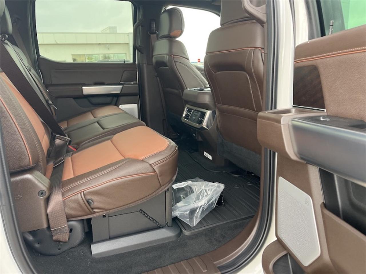 2026 Ford F-350 Super Duty King Ranch Photo5