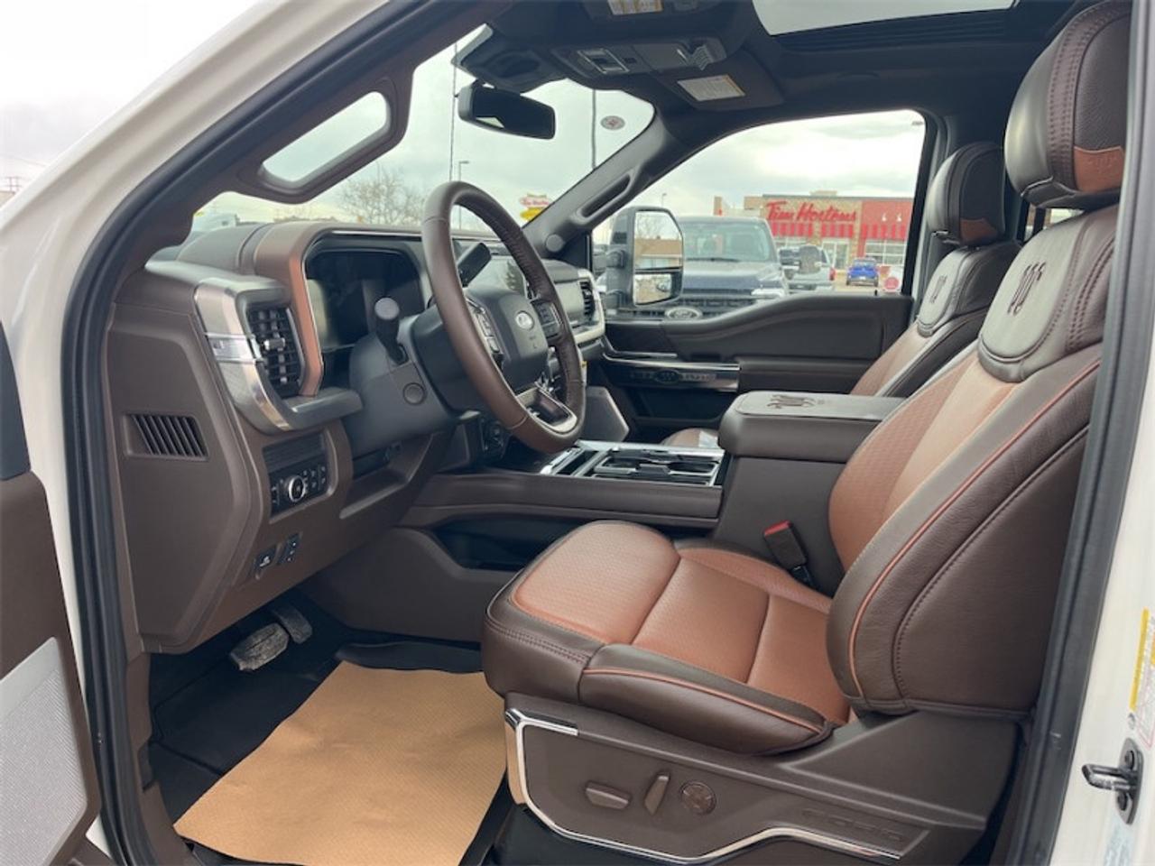 2026 Ford F-350 Super Duty King Ranch Photo5
