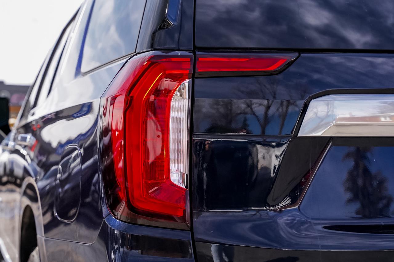 2023 GMC Yukon Denali | Captain Seats | rear Entertainment Photo4