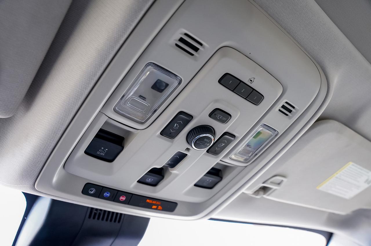 2023 GMC Yukon Denali | Captain Seats | rear Entertainment Photo