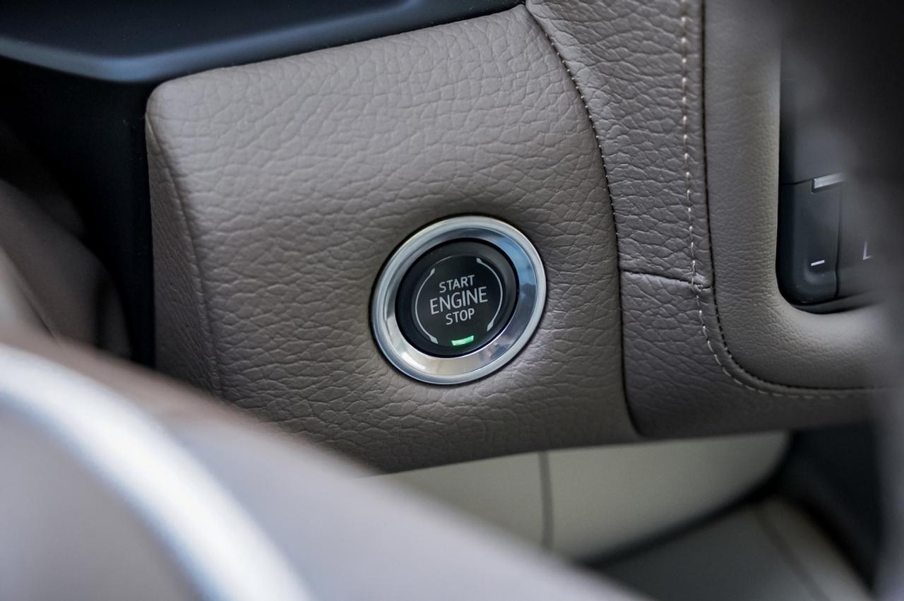 2023 GMC Yukon Denali | Captain Seats | rear Entertainment Photo