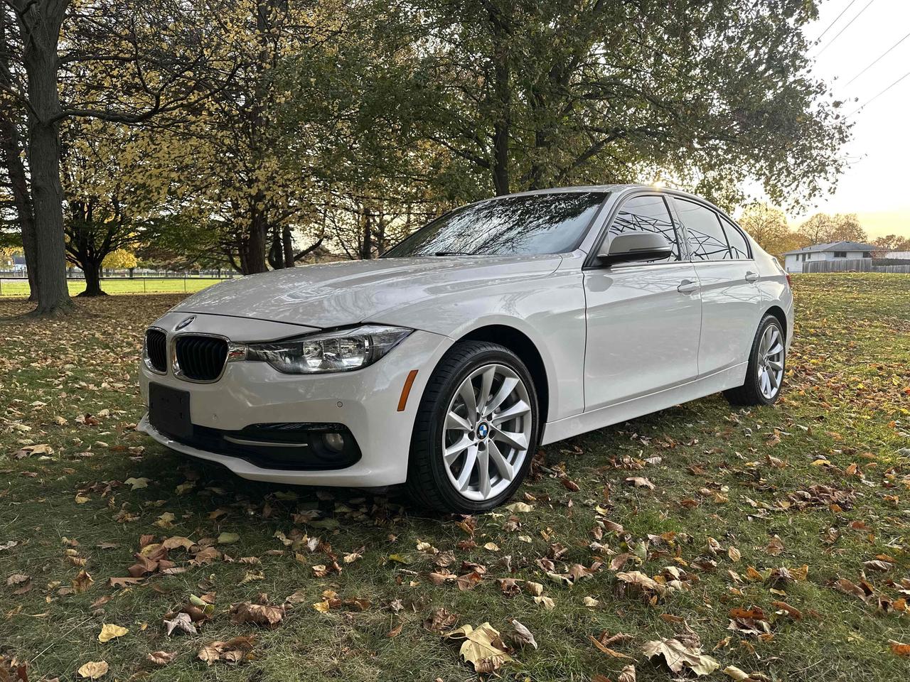 2016 BMW 3-Series 320i xDrive Photo0