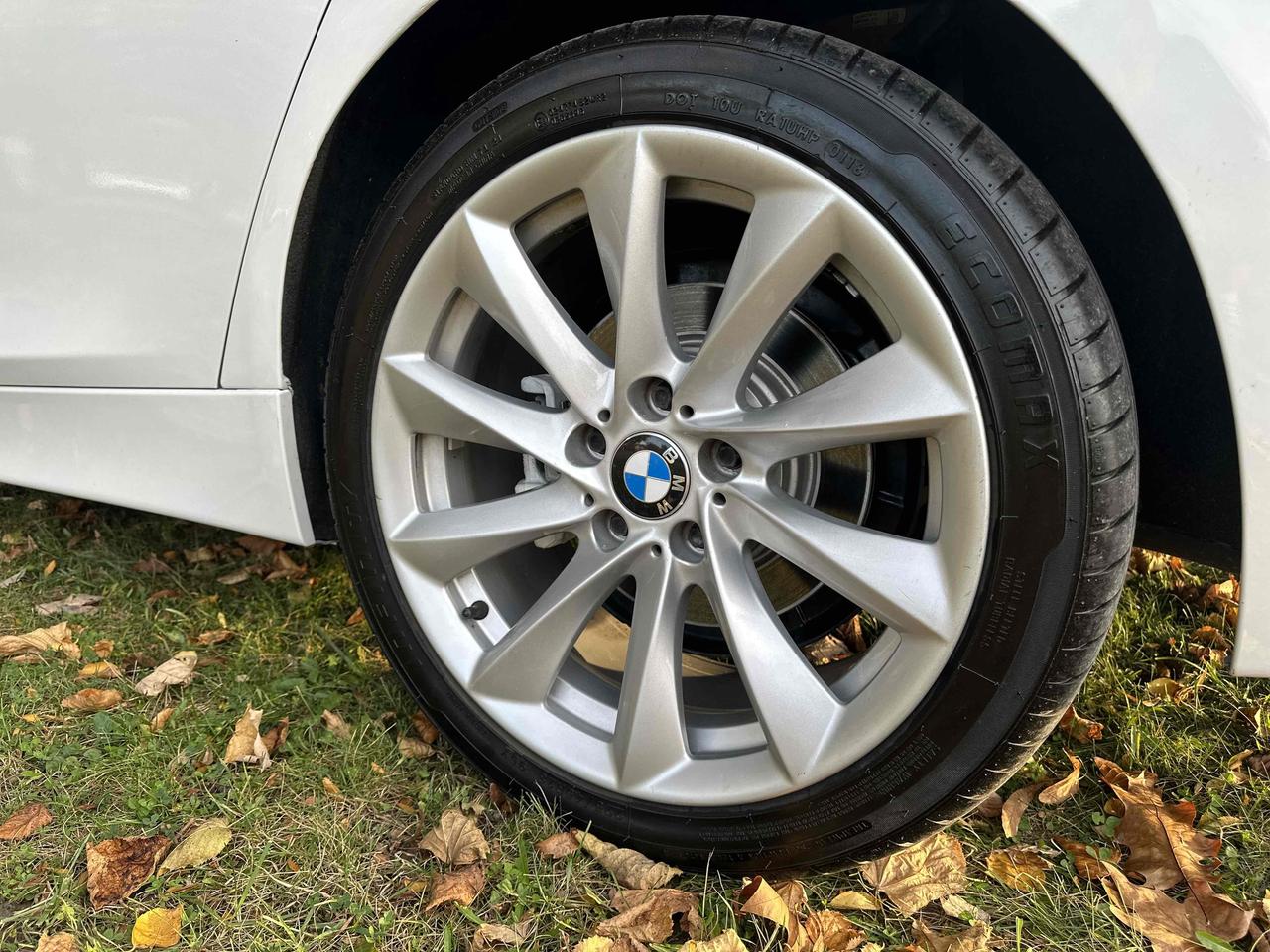 2016 BMW 3-Series 320i xDrive Photo