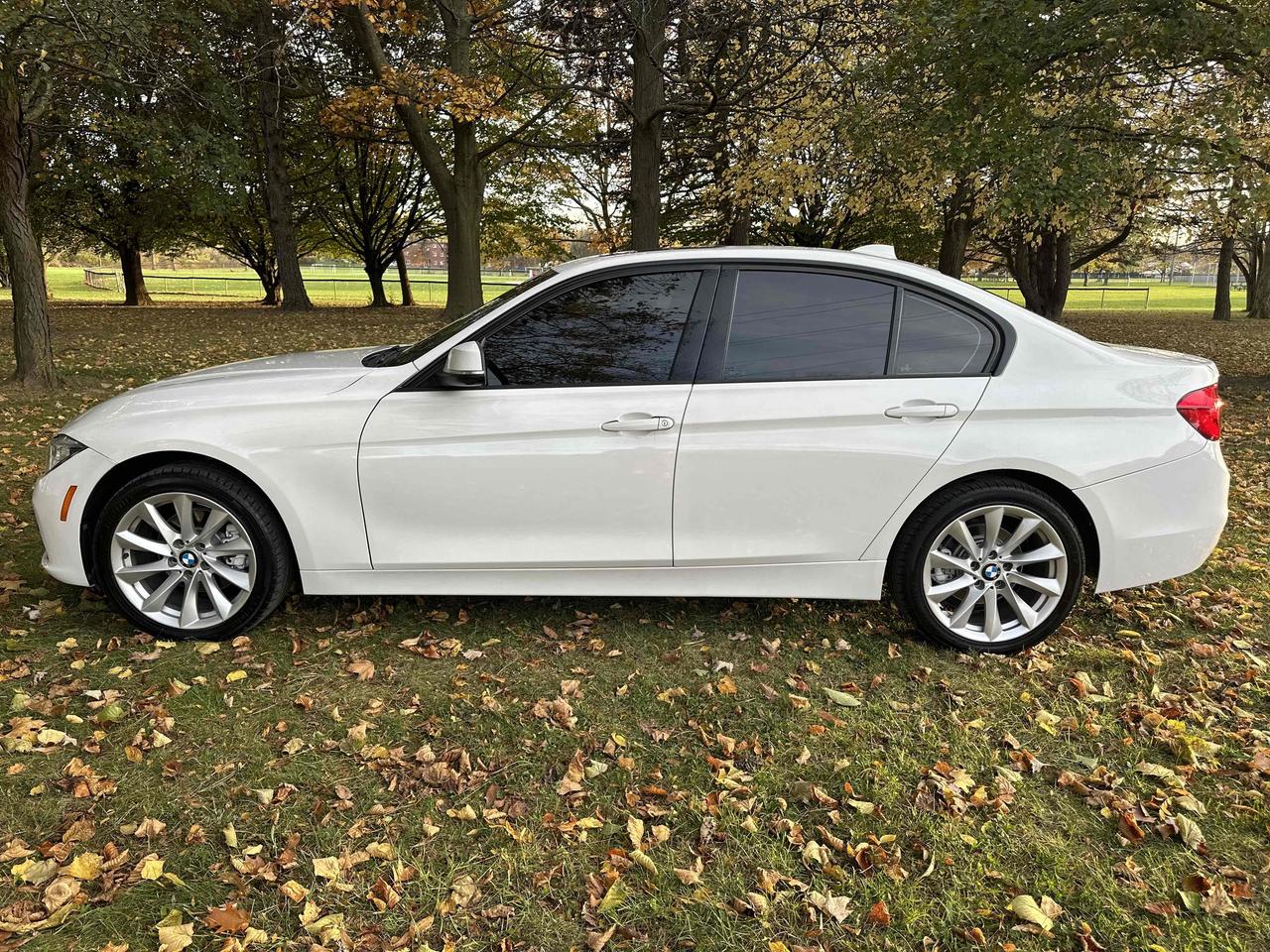 2016 BMW 3-Series 320i xDrive Photo