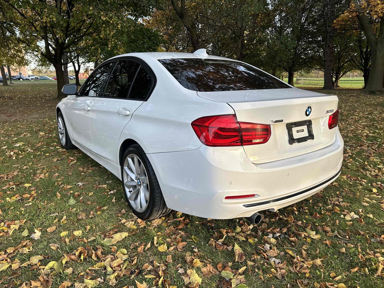 2016 BMW 3-Series 320i xDrive Photo