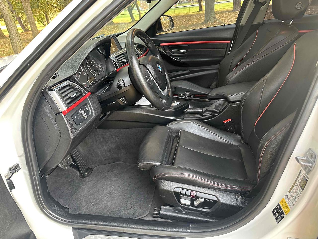 2016 BMW 3-Series 320i xDrive Photo