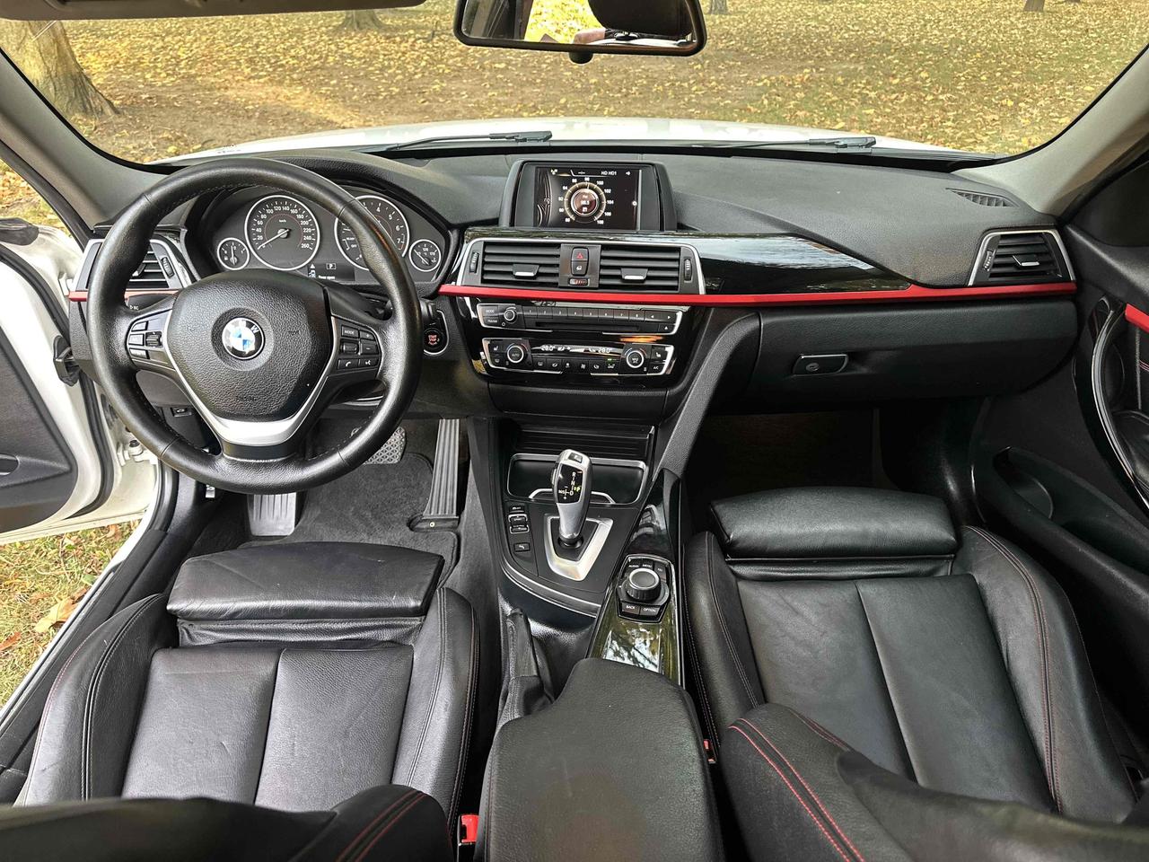 2016 BMW 3-Series 320i xDrive Photo