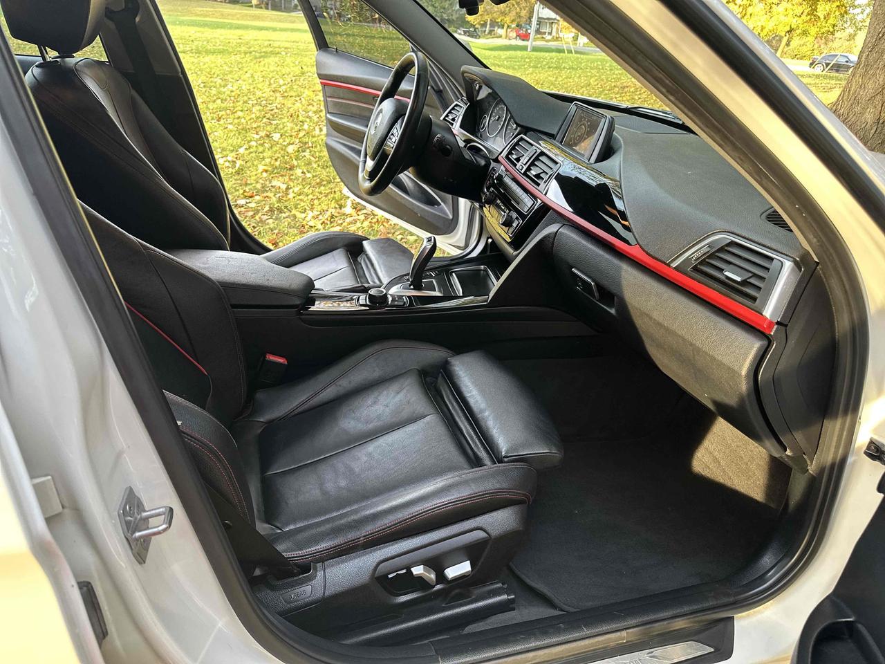 2016 BMW 3-Series 320i xDrive Photo