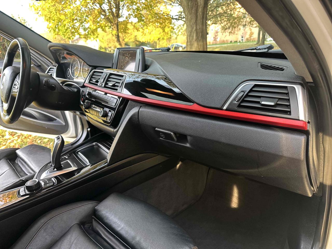 2016 BMW 3-Series 320i xDrive Photo