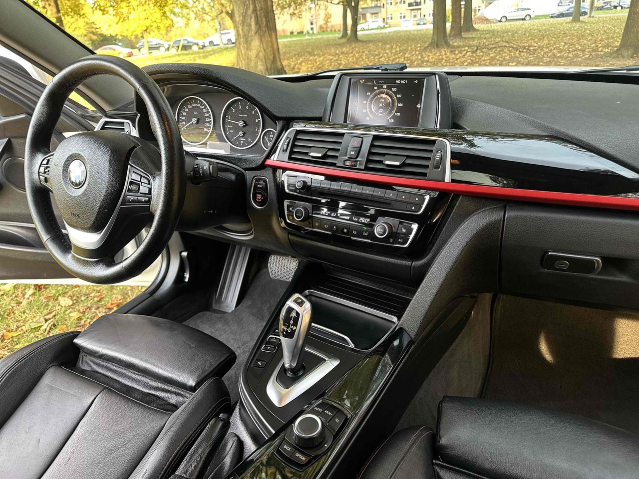 2016 BMW 3-Series 320i xDrive Photo