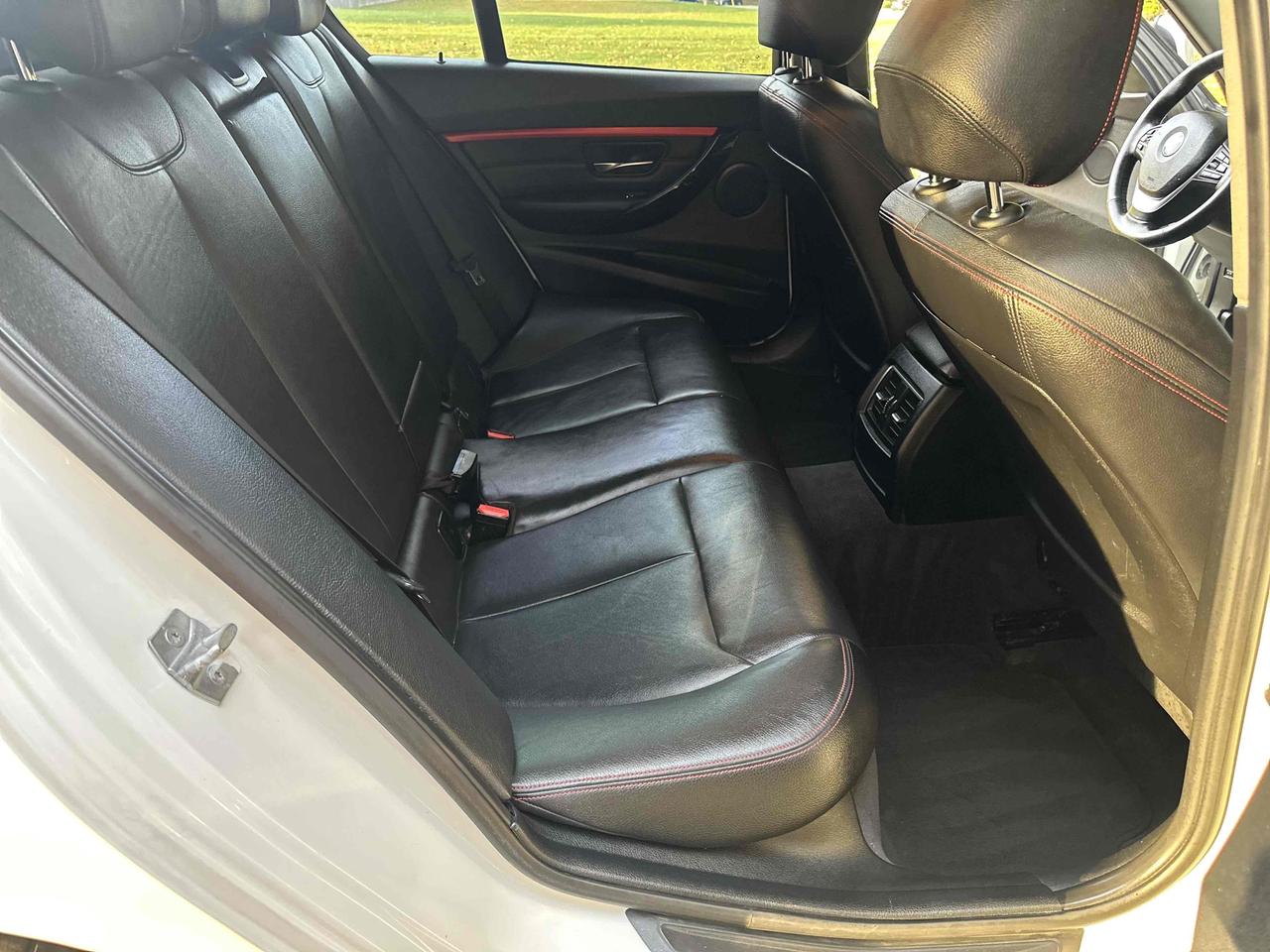 2016 BMW 3-Series 320i xDrive Photo