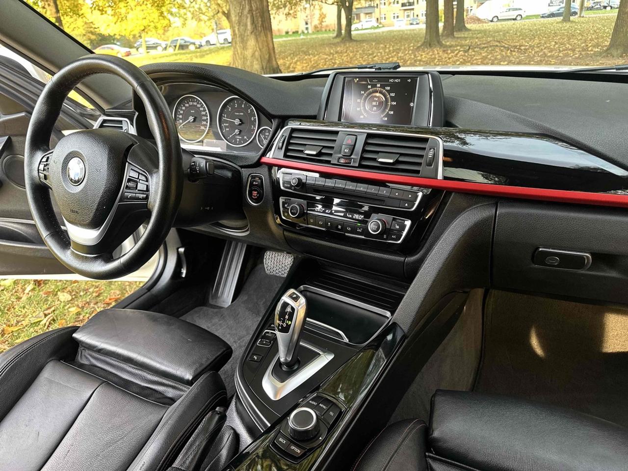 2016 BMW 3-Series 320i xDrive Photo
