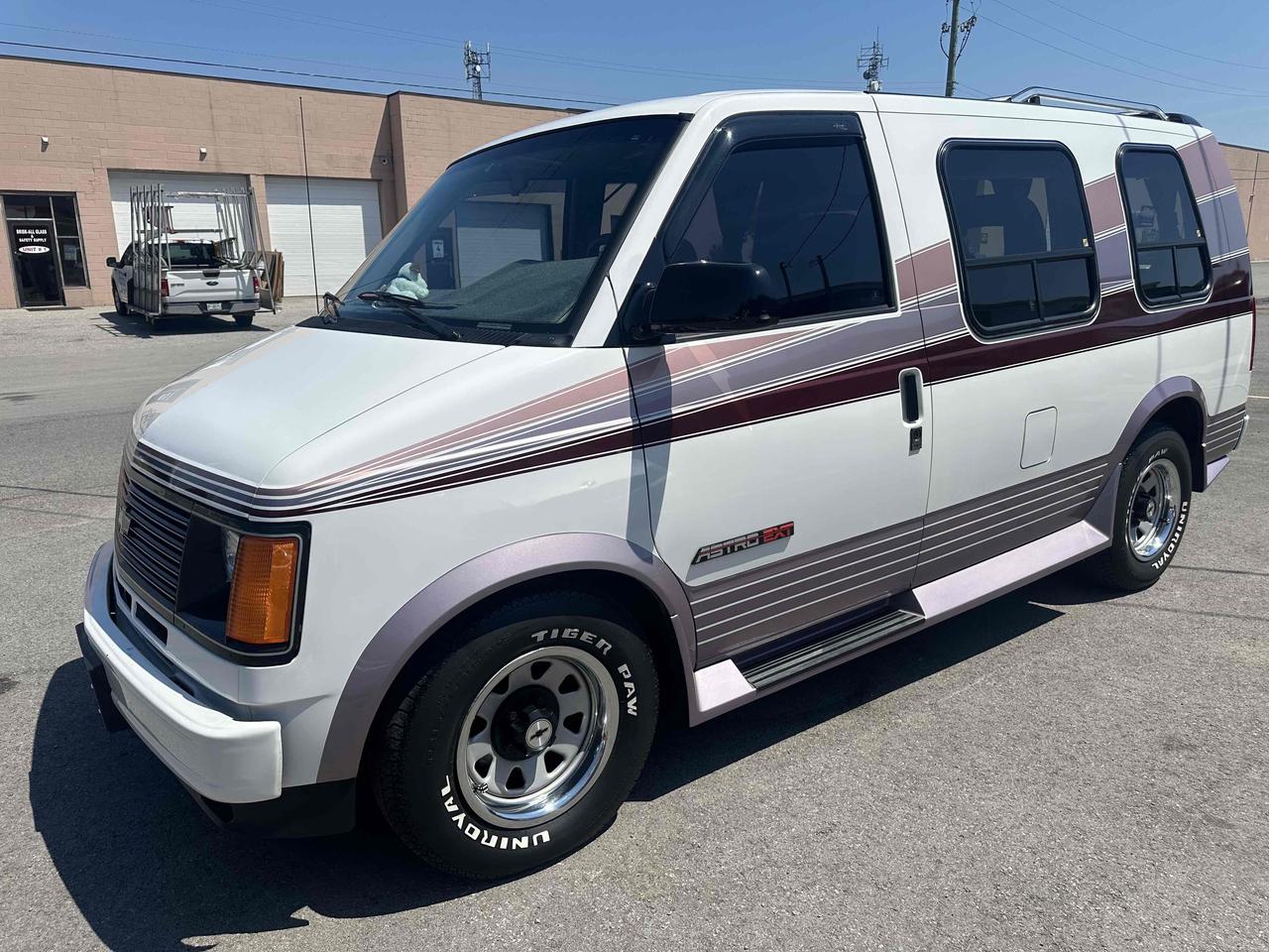1991 Chevrolet Astro EXT CONVERSION VAN! Photo2