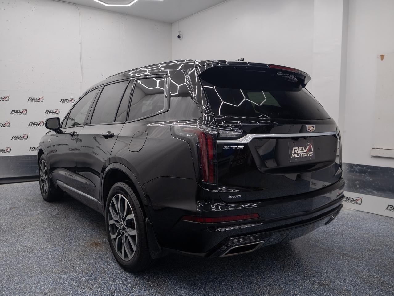 2023 Cadillac XT6 Sport Photo3