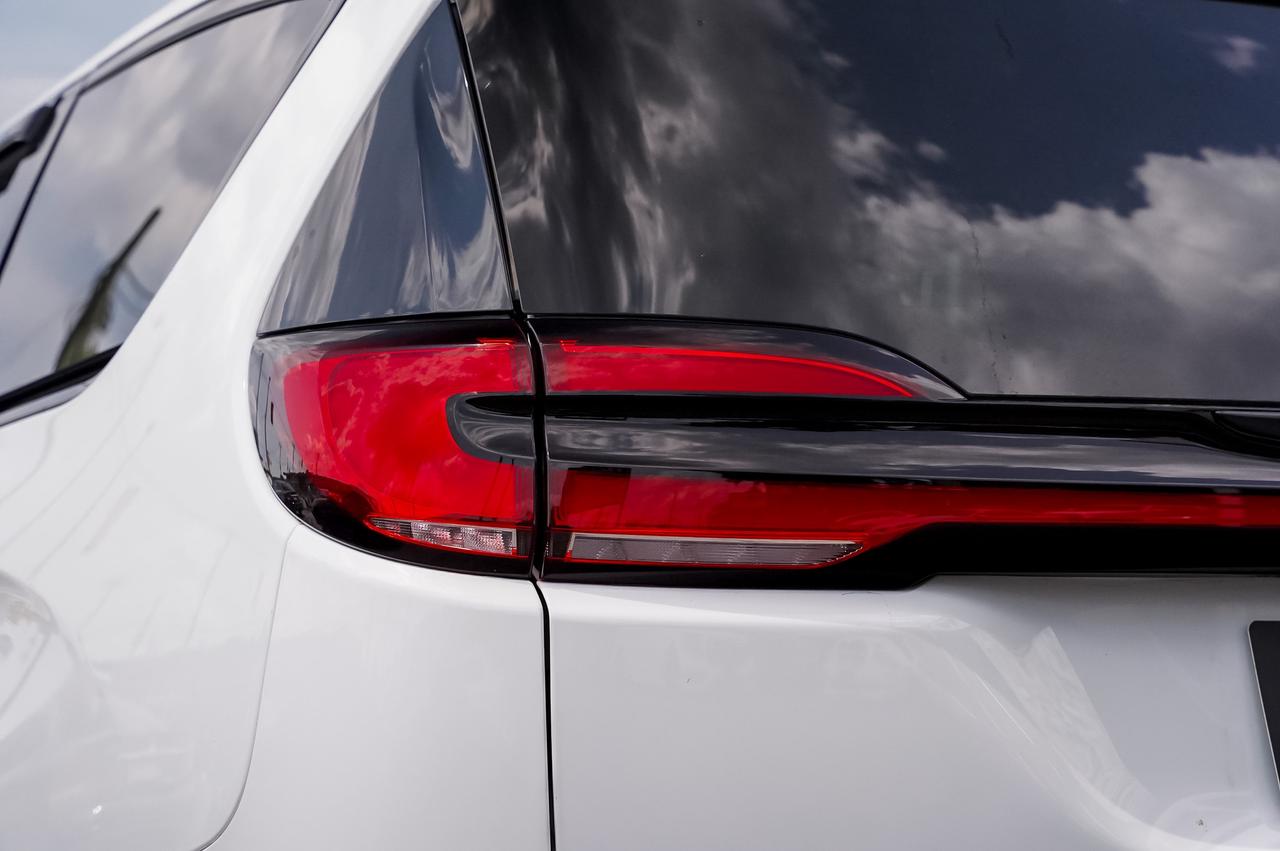 2022 Chrysler Pacifica Limited Hybrid | No Accidents | Certified Photo4