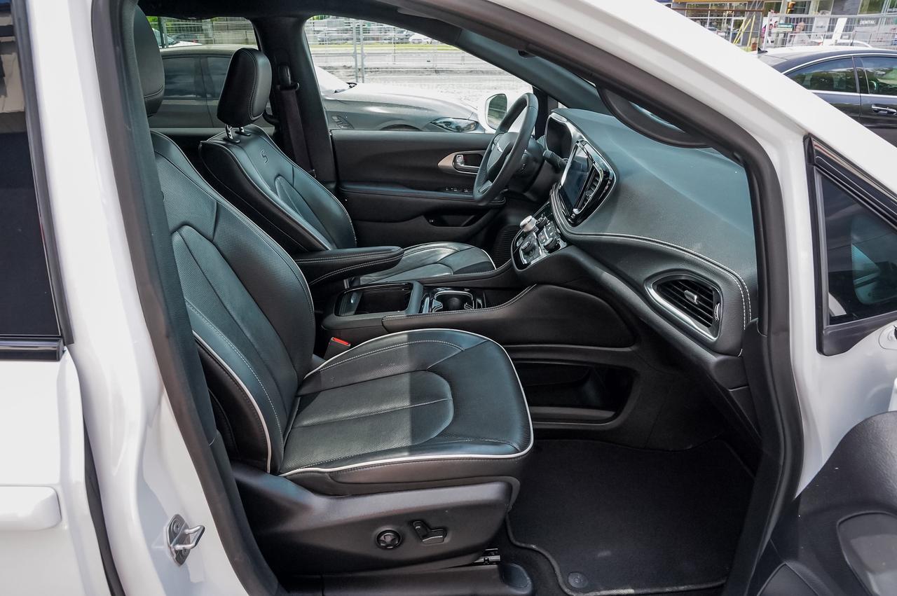 2022 Chrysler Pacifica Limited Hybrid | No Accidents | Certified Photo