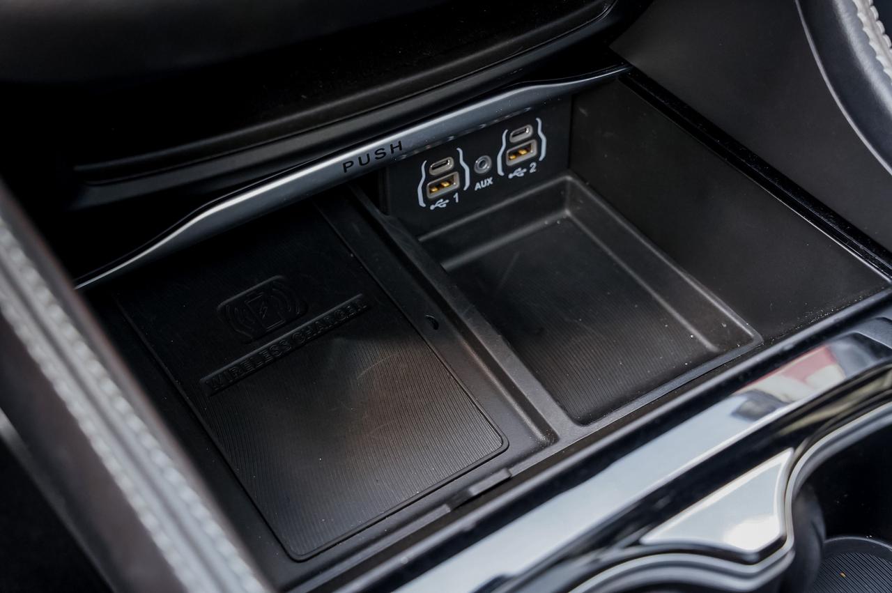 2022 Chrysler Pacifica Limited Hybrid | No Accidents | Certified Photo