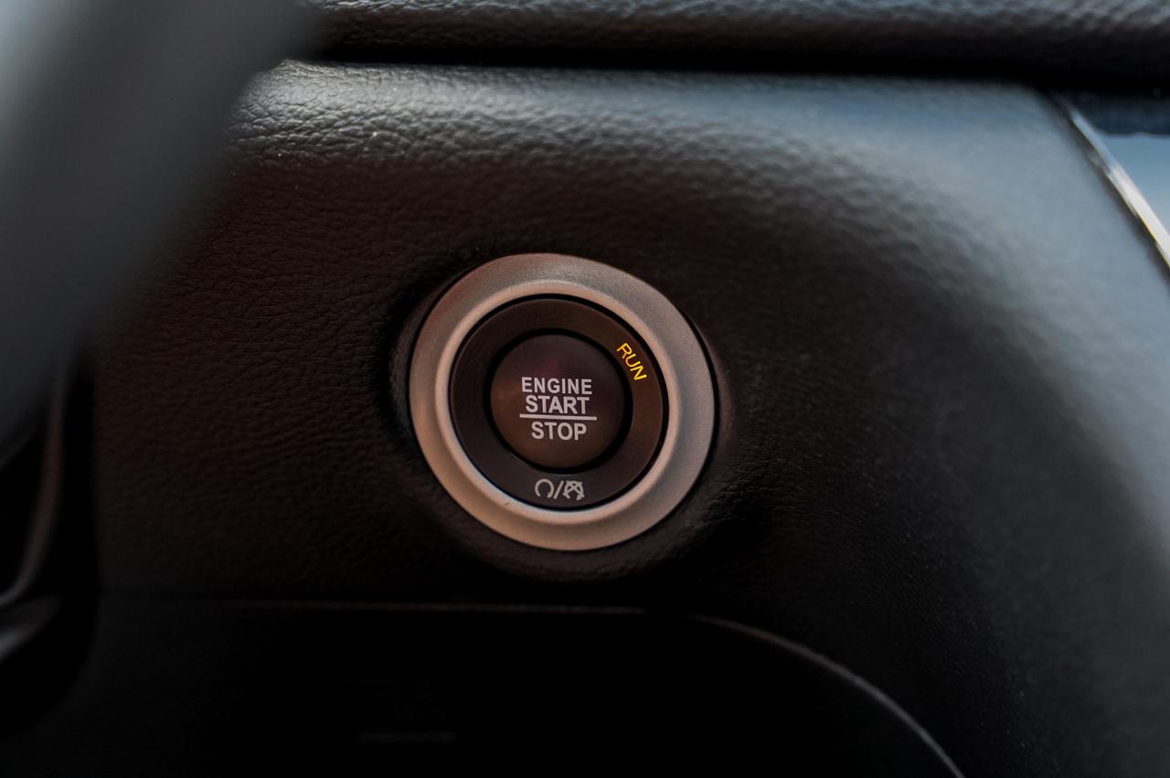 2022 Chrysler Pacifica Limited Hybrid | No Accidents | Certified Photo