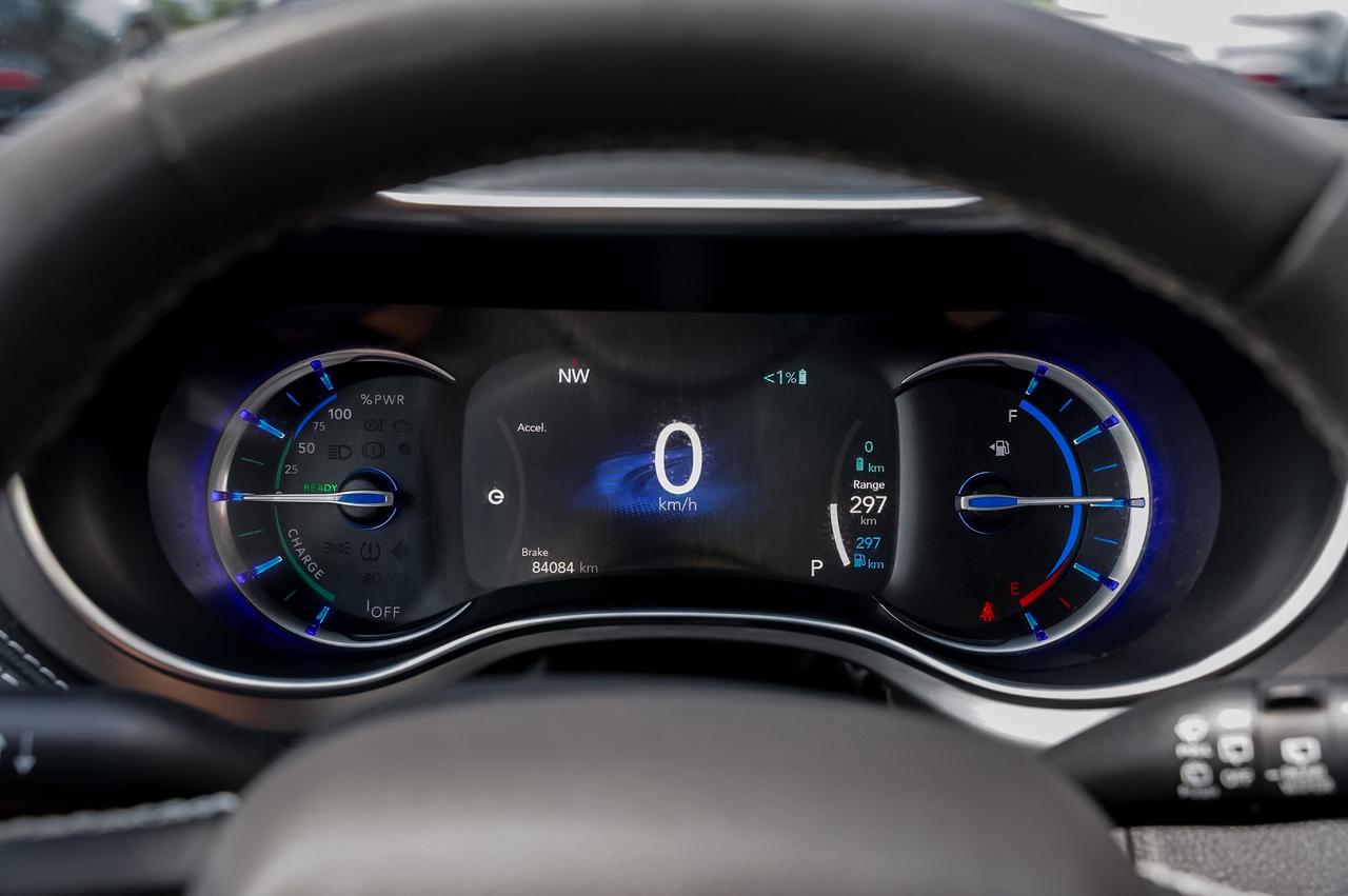 2022 Chrysler Pacifica Limited Hybrid | No Accidents | Certified Photo