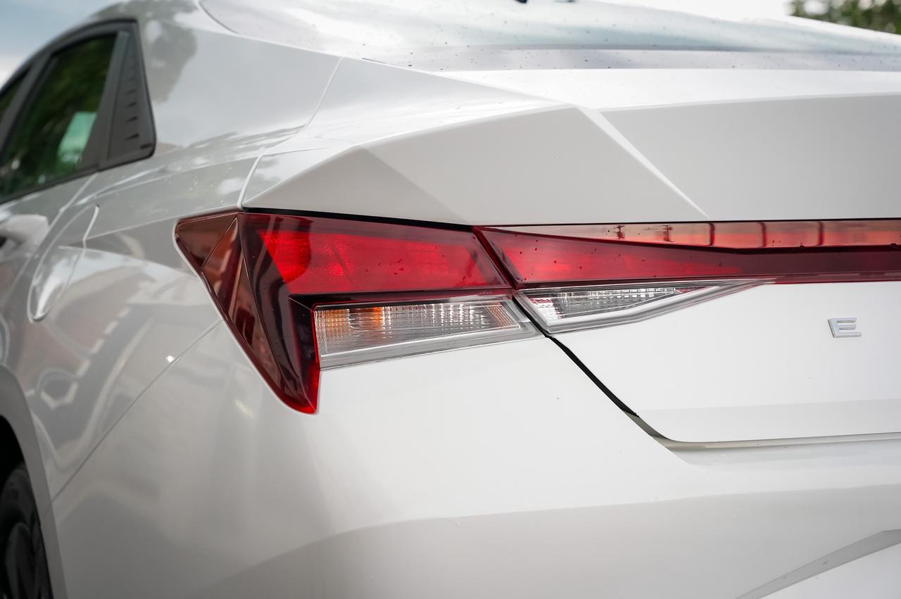 2021 Hyundai Elantra SEL Photo