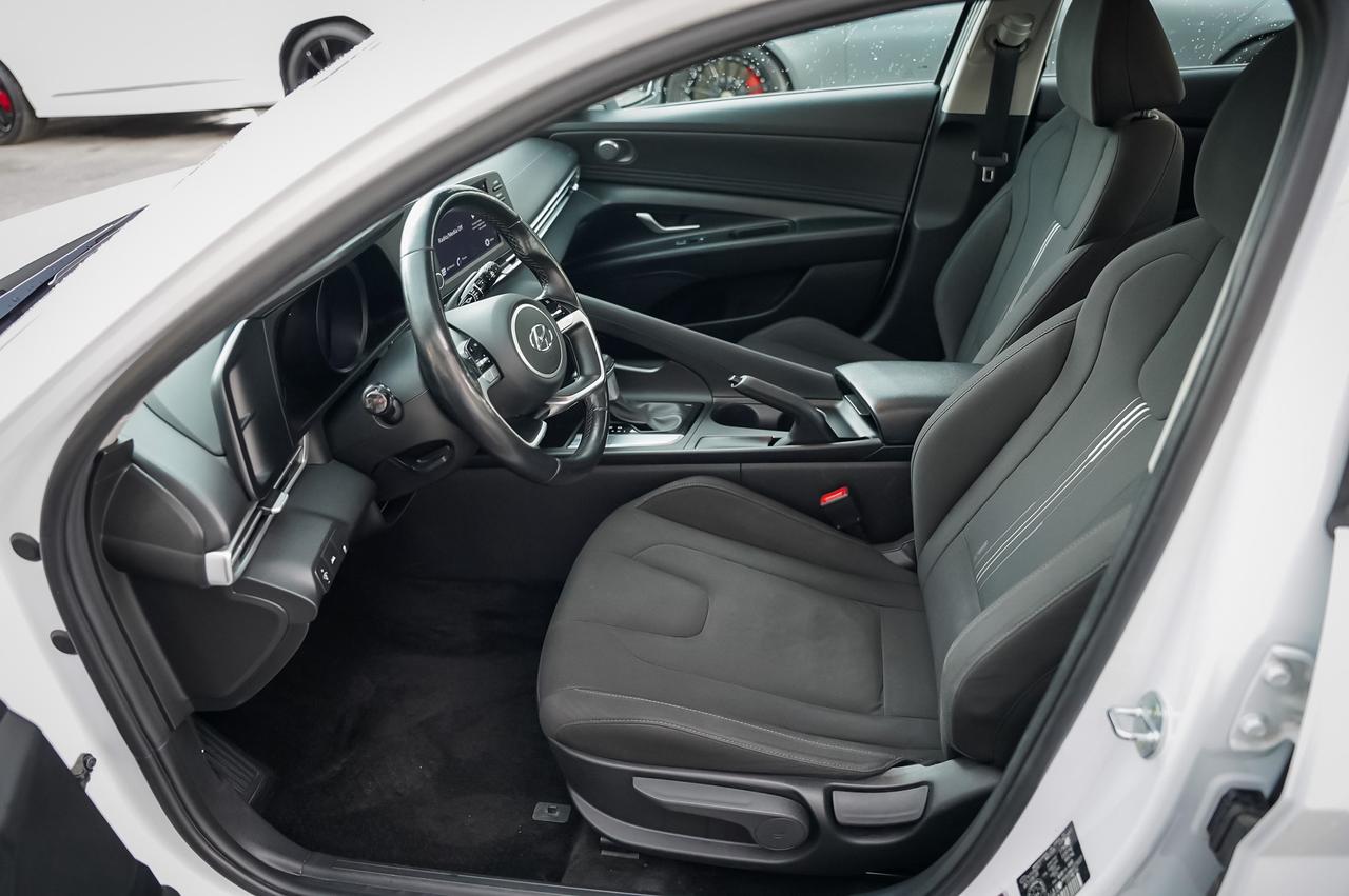 2021 Hyundai Elantra SEL Photo