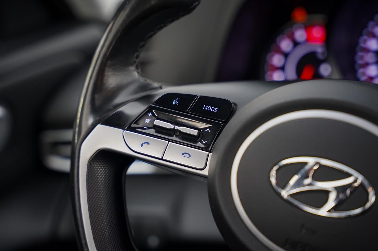 2021 Hyundai Elantra SEL Photo