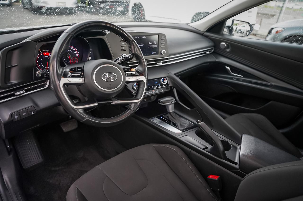 2021 Hyundai Elantra SEL Photo