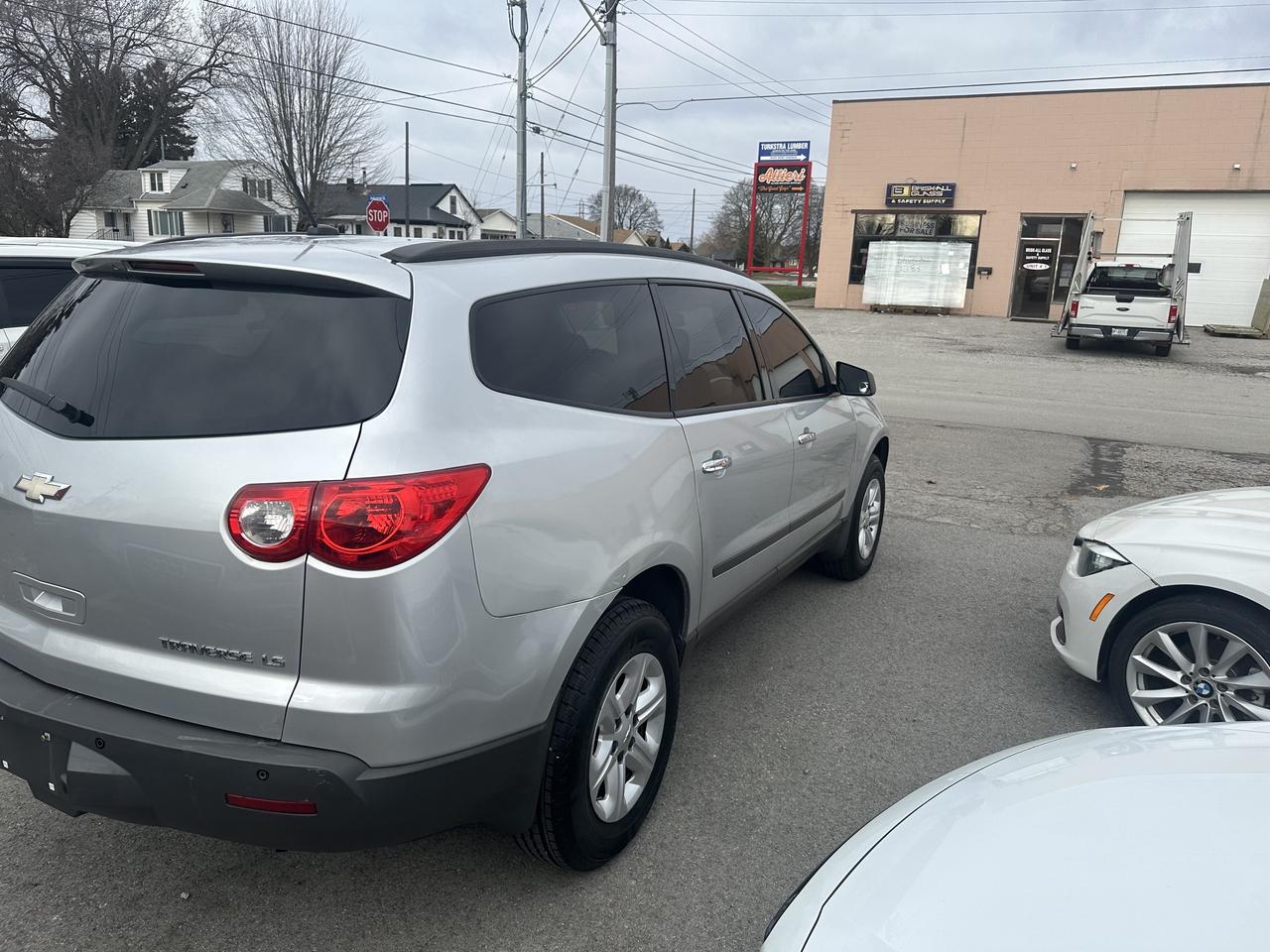 2011 Chevrolet Traverse LS Photo