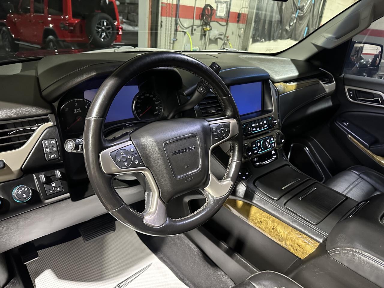 2017 GMC Yukon Denali Photo