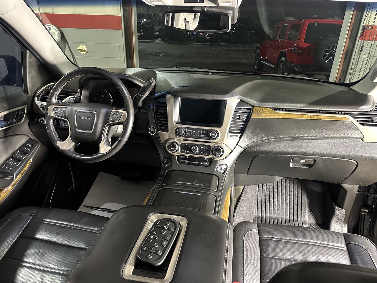 2017 GMC Yukon Denali Photo