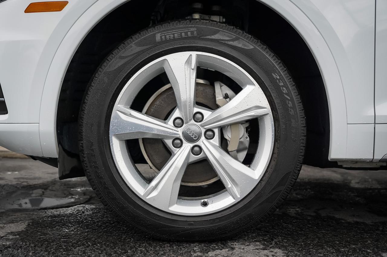 2020 Audi Q5 Premium Plus Photo