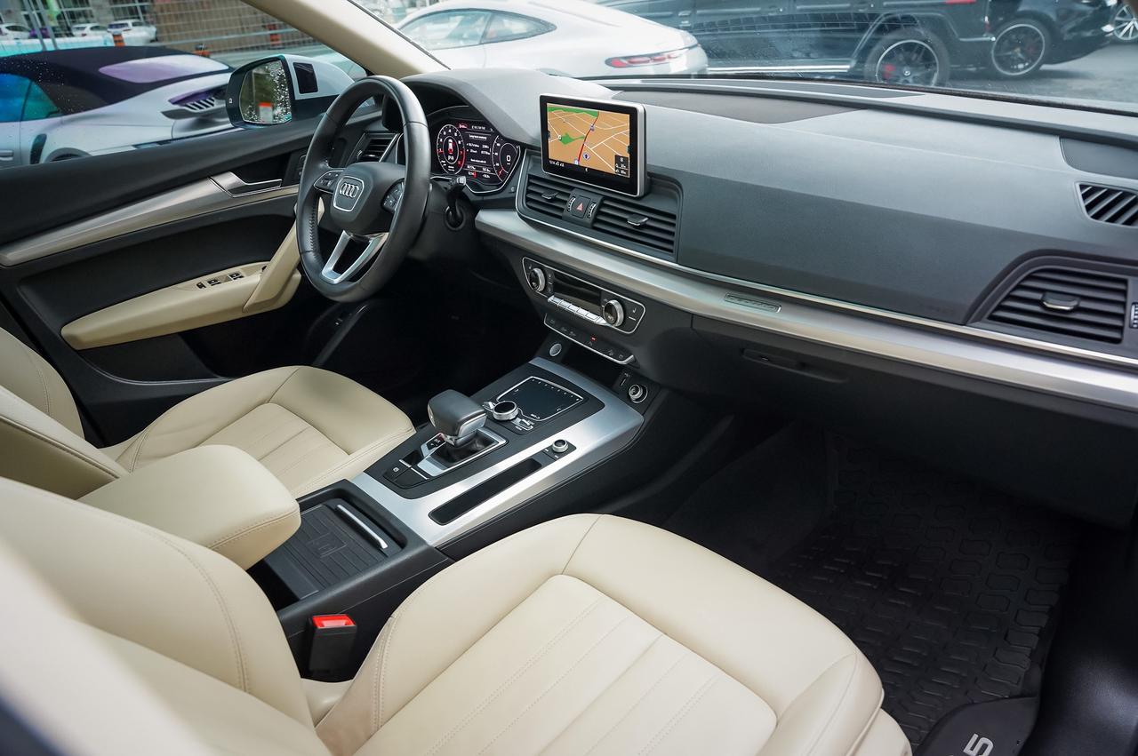 2020 Audi Q5 Premium Plus Photo