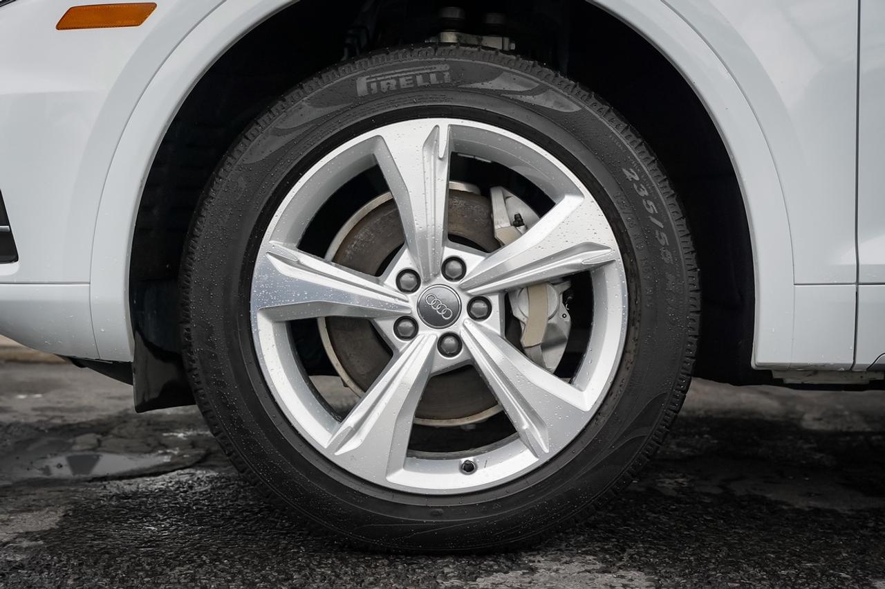 2020 Audi Q5 Premium Plus Photo