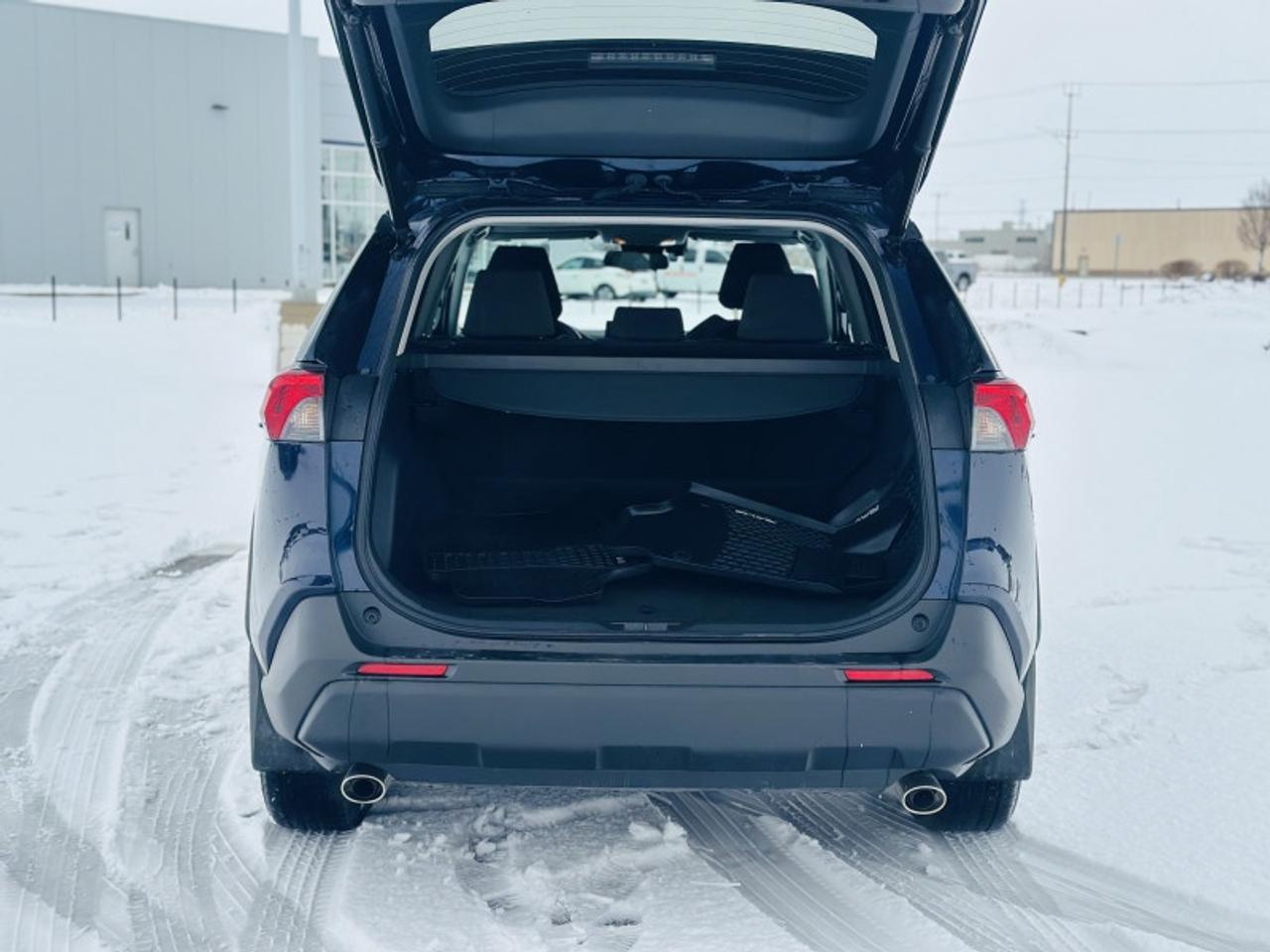 2019 Toyota RAV4 Hybrid XLE Photo