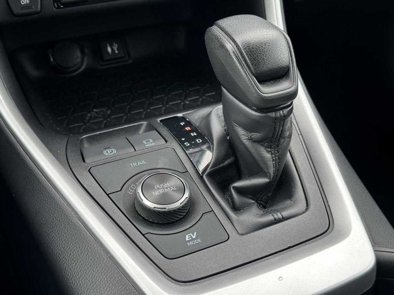 2019 Toyota RAV4 Hybrid XLE Photo