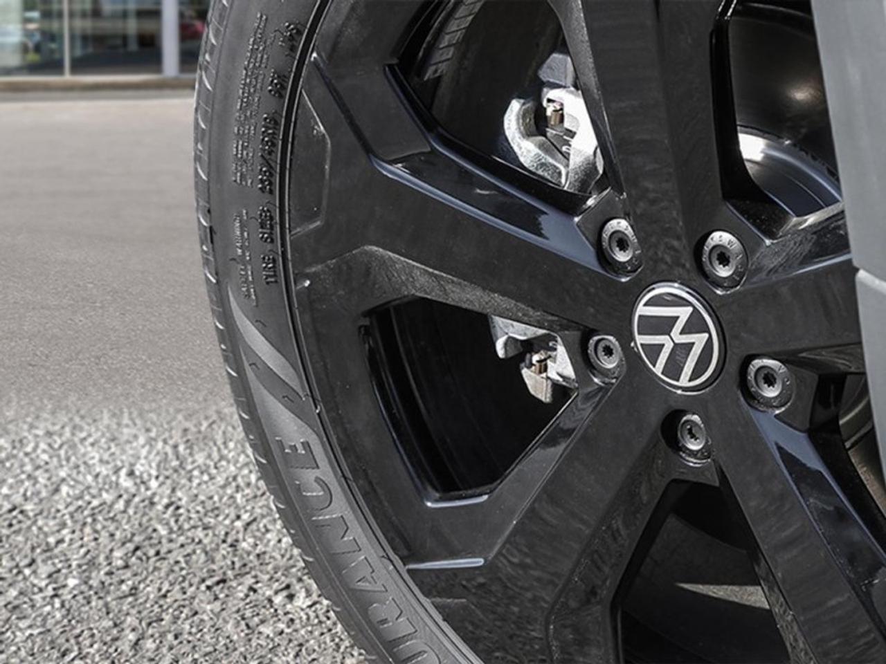 2026 Volkswagen Taos Comfortline Black Edition Photo