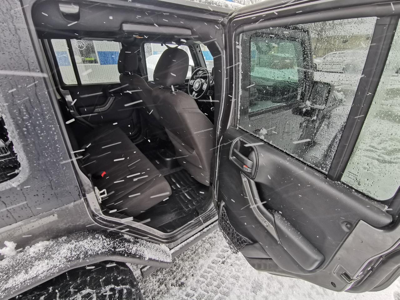 2017 Jeep Wrangler UNLIMITED SPORT Photo