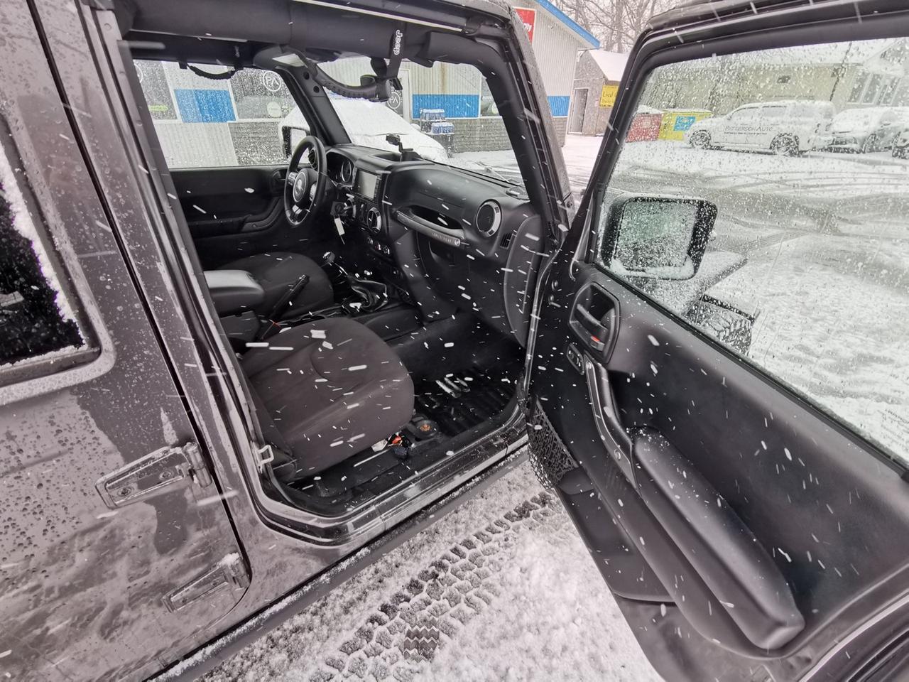 2017 Jeep Wrangler UNLIMITED SPORT Photo